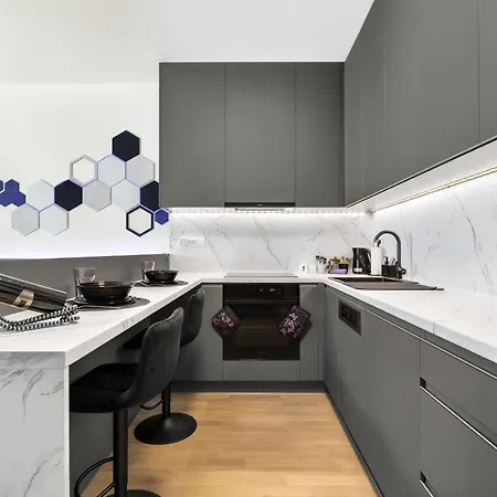 Metropolis Retreat With Balcony And Parking Pressburg