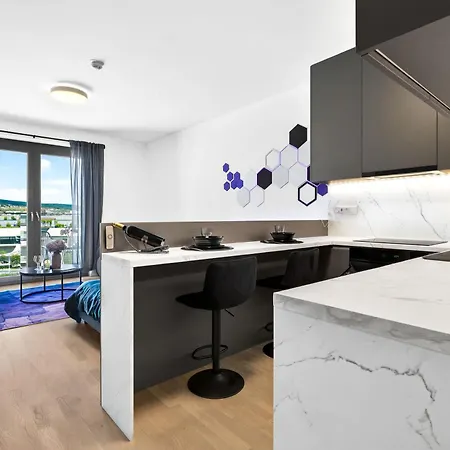 Metropolis Retreat With Balcony And Parking Apartment Pressburg